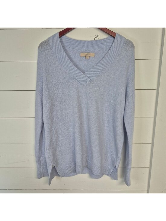 LOFT Sweaters - Loft Women’s Light Blue V-Neck Long Sleeve Soft Knit Sweater Sz M